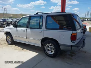 1995 Ford Explorer Eddie Bauer z VIN 1FMDU34X8SUC30858, wystawiony jako IAAI lot #41899260 z przebiegiem 85 842 mil mil oraz . Historia ofert i sprzedaży dostępna na DreamBid. Obrazek 14.