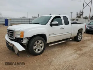 2013 GMC Sierra 1500 SLE z VIN 1GTR1VE00DZ276822, wystawiony jako Copart lot #47644135 z przebiegiem 101 841 mil mil oraz Szkoda całkowita • Salvage title. Historia ofert i sprzedaży dostępna na DreamBid. Obrazek 1.