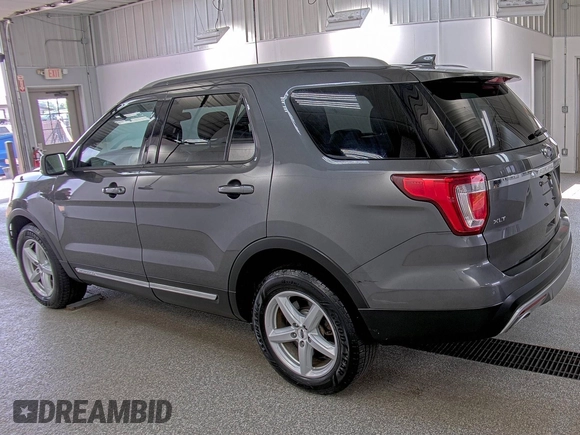 2017 Ford Explorer XLT z VIN 1FM5K8D89HGD08040, wystawiony jako IAAI lot #42516623 z przebiegiem 50 937 mil mil oraz . Historia ofert i sprzedaży dostępna na DreamBid. Obrazek 9.