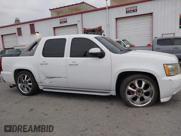 2007 Chevrolet Avalanche LTZ with VIN 3GNEC12J87G109246, listed as a IAAI auction lot 41989146 with 171,005 mi miles and . Bid and sale history available at DreamBid. Image 13.