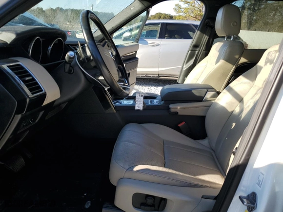 2017 Land Rover Discovery SE with VIN SALRGBBV4HA046470, listed as a Copart auction lot 88933295 with 98,103 mi miles and Clean Title. Bid and sale history available at carsss.com. Image 7.