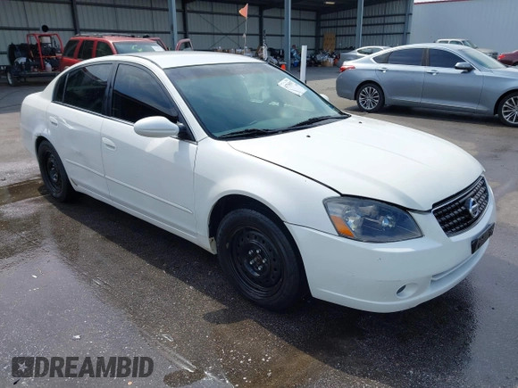 2006 Nissan Altima 2.5 with VIN 1N4AL11D06N329835, listed as a IAAI auction lot 41756507 with 152,803 mi miles. Bid and sale history available at carsss.com. Image 1.