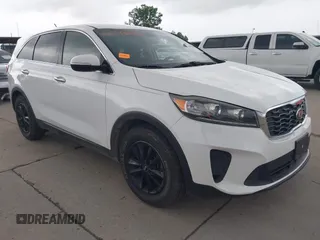 2019 Kia Sorento LX z VIN 5XYPG4A50KG573036, wystawiony jako IAAI lot #42299236 z przebiegiem 99 030 mil mil oraz . Historia ofert i sprzedaży dostępna na DreamBid. Obrazek 1.