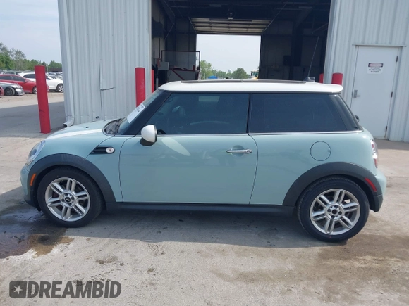 2013 MINI Hardtop with VIN WMWSU3C51DT372387, listed as a IAAI auction lot 42514124 with 100,560 mi miles and . Bid and sale history available at DreamBid. Image 15.