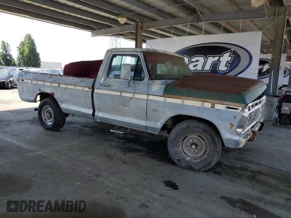 1976 Ford F-250 z VIN F25JRB81094, wystawiony jako Copart lot #55358685 z przebiegiem 7 481 mil mil oraz Szkoda całkowita • Salvage title. Historia ofert i sprzedaży dostępna na DreamBid. Obrazek 4.