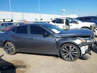 2020 Nissan Altima 2.5 SR with VIN 1N4BL4CV8LN319657, listed as a IAAI auction lot 41667178 with 64,803 mi miles. Bid and sale history available at carsss.com. Image 14.