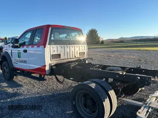 2018 Ford F-450 with VIN 1FD0X4GT2JEC54764, listed as a Copart auction lot 82886554 with 417,934 mi miles and Clean title. Bid and sale history available at DreamBid. Image 3.