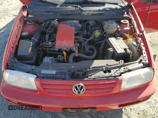 1998 Volkswagen Jetta z VIN 3VWRA81H3WM266221, wystawiony jako Copart lot #73887594 z przebiegiem 223 127 mil mil oraz Czysty tytuł • Clean title. Historia ofert i sprzedaży dostępna na DreamBid. Obrazek 11.