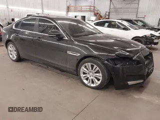 2016 Jaguar XF 35t Premium with VIN SAJBJ4BV4GCY22008, listed as a IAAI auction lot 41791072 with 111,439 mi miles. Bid and sale history available at carsss.com. Image 1.