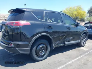 2018 Toyota RAV4 XLE z VIN 2T3WFREV1JW450514, wystawiony jako IAAI lot #42291018 z przebiegiem 89 370 mil mil oraz . Historia ofert i sprzedaży dostępna na DreamBid. Obrazek 6.