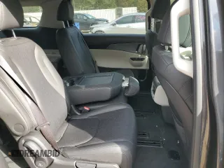 2024 Kia Carnival LX with VIN KNDNB4H3XR6344581, listed as a Copart auction lot 82281364 with 17,140 mi miles and Salvage Title. Bid and sale history available at carsss.com. Image 11.