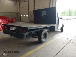2003 Ford Econoline Passenger XL z VIN 1FBSS31L73HA80114, wystawiony jako IAAI lot #42258946 z przebiegiem 55 702 mil mil oraz . Historia ofert i sprzedaży dostępna na DreamBid. Obrazek 4.