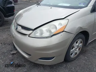 2008 Toyota Sienna XLE with VIN 5TDZK22C78S119628, listed as a IAAI auction lot 41917650 with 196,876 mi miles. Bid and sale history available at carsss.com. Image 6.
