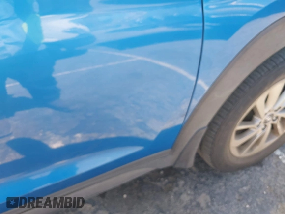 2017 Hyundai Tucson SE with VIN KM8J23A42HU423096, listed as a IAAI auction lot 42066638 with 197,618 mi miles. Bid and sale history available at carsss.com. Image 6.