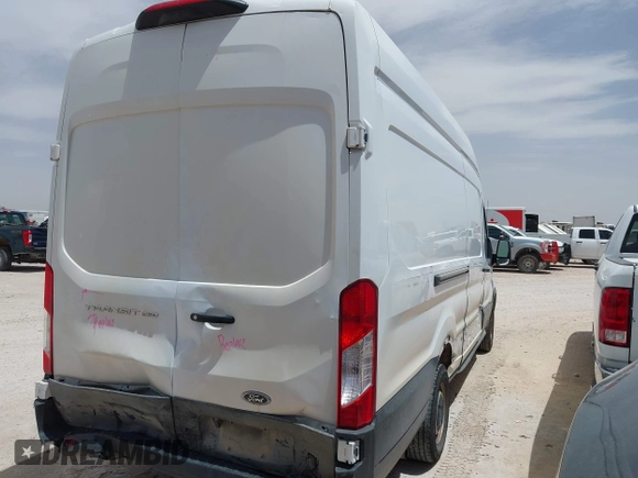 2023 Ford Transit Cargo z VIN 1FTBR3X83PKA97706, wystawiony jako IAAI lot #42253817 z przebiegiem 54 042 mil mil oraz . Historia ofert i sprzedaży dostępna na DreamBid. Obrazek 4.