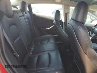 2018 Tesla Model 3 Long Range Battery z VIN 5YJ3E1EA4JF061733, wystawiony jako Copart lot #54885335 z przebiegiem 84 700 mil mil oraz Szkoda całkowita • Salvage title. Historia ofert i sprzedaży dostępna na DreamBid. Obrazek 10.