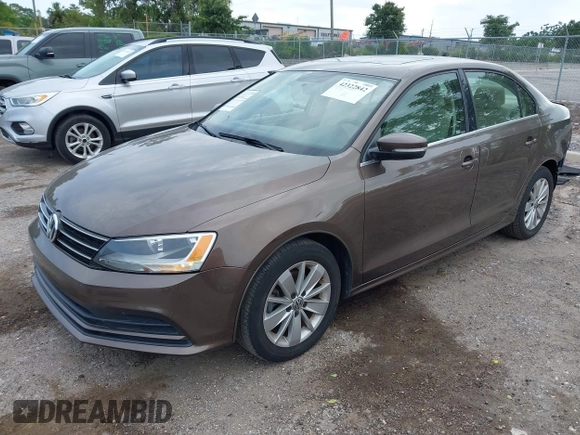 2015 Volkswagen Jetta SE with VIN 3VWD07AJXFM289988, listed as a IAAI auction lot 42322842 with 131,998 mi miles and . Bid and sale history available at DreamBid. Image 18.