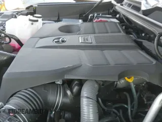 2025 Toyota Tundra SR5 z VIN 5TFWA5DBXSX276518, wystawiony jako IAAI lot #42003587 z przebiegiem 5 626 mil mil oraz . Historia ofert i sprzedaży dostępna na DreamBid. Obrazek 24.