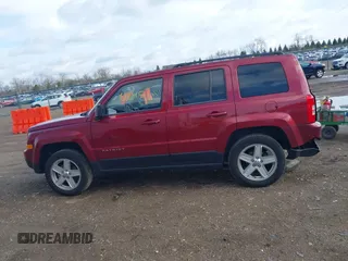 2014 Jeep Patriot Latitude with VIN 1C4NJRFB0ED628074, listed as a IAAI auction lot 41946451 with 92,118 mi miles and . Bid and sale history available at carsss.com. Image 14.