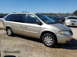 2005 Chrysler Town & Country Touring with VIN 2C4GP54L55R558192, listed as a Copart auction lot 50527635 with 204,649 mi miles and Salvage Title. Bid and sale history available at carsss.com. Image 4.
