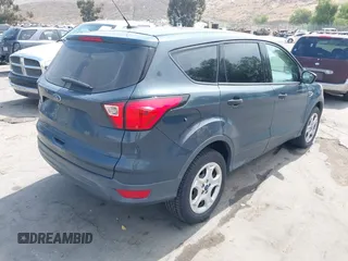 2019 Ford Escape S с VIN 1FMCU0F7XKUB11720, выставлен на аукционе IAAI как лот 41998032 с пробегом 149 058 миль миль и . История ставок и продаж доступна на DreamBid. Изображение 4.