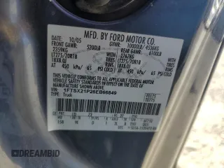 2006 Ford F-250 XL z VIN 1FTSX21P26EB66849, wystawiony jako Copart lot #47674665 z przebiegiem 135 771 mil mil oraz Szkoda całkowita • Salvage title. Historia ofert i sprzedaży dostępna na DreamBid. Obrazek 12.