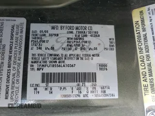 2006 Ford Expedition Eddie Bauer z VIN 1FMFU18556LA10367, wystawiony jako Copart lot #56062725 z przebiegiem 240 517 mil mil oraz Szkoda całkowita • Salvage title. Historia ofert i sprzedaży dostępna na DreamBid. Obrazek 13.