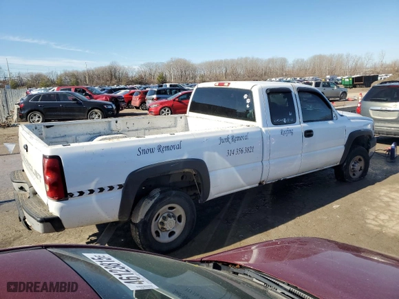 2007 Chevrolet Silverado 2500HD Classic Work Truck with VIN 1GCHC29U27E151141, listed as a Copart auction lot 46613125 with 335,611 mi miles and Clean Title. Bid and sale history available at carsss.com. Image 3.
