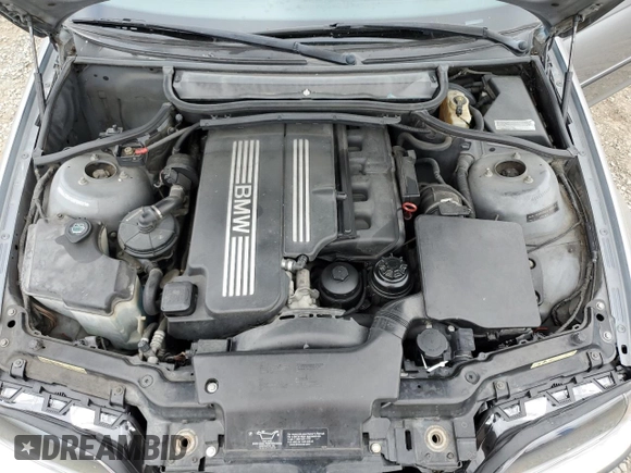 2004 BMW 3 Series 325i with VIN WBAAZ33414KP89681, listed as a Copart auction lot 43840195 with 200,212 mi miles and Salvage Title. Bid and sale history available at carsss.com. Image 13.