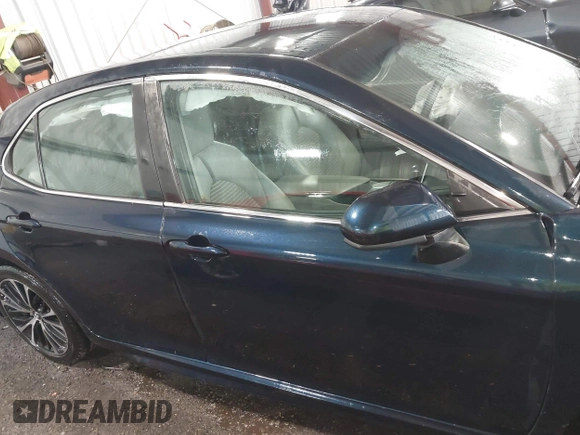 2018 Toyota Camry LE z VIN 4T1B11HK8JU517019, wystawiony jako IAAI lot #42220646 z przebiegiem 98 924 mil mil oraz . Historia ofert i sprzedaży dostępna na DreamBid. Obrazek 12.