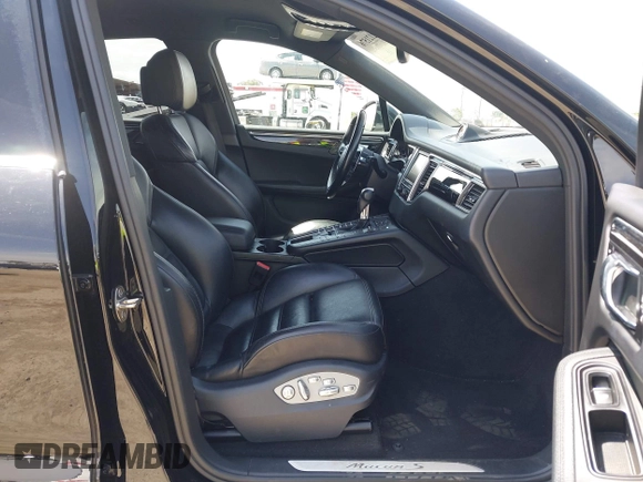 2015 Porsche Macan S with VIN WP1AB2A53FLB68323, listed as a IAAI auction lot 42121576 with 102,031 mi miles. Bid and sale history available at carsss.com. Image 5.