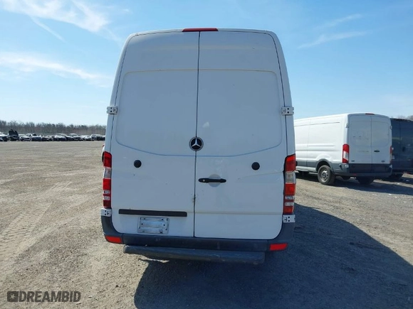 2015 Mercedes-Benz Sprinter Cargo Vans EXT with VIN WD3PE8DC6F5961971, listed as a IAAI auction lot 41700983 with 1 mi miles. Bid and sale history available at carsss.com. Image 16.