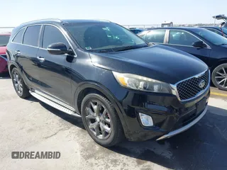 2016 Kia Sorento SX with VIN 5XYPK4A59GG077416, listed as a IAAI auction lot 41815487 with 106,632 mi miles. Bid and sale history available at carsss.com. Image 1.