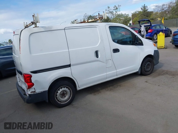 2017 Nissan NV200 S z VIN 3N6CM0KN8HK708136, wystawiony jako IAAI lot #42044129 z przebiegiem 159 517 mil mil oraz . Historia ofert i sprzedaży dostępna na DreamBid. Obrazek 4.
