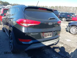 2017 Hyundai Tucson Sport z VIN KM8J33A2XHU573758, wystawiony jako IAAI lot #41428068 z przebiegiem 119 589 mil mil oraz . Historia ofert i sprzedaży dostępna na DreamBid. Obrazek 3.