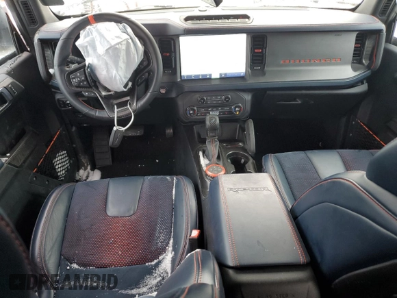 2023 Ford Bronco Raptor z VIN 1FMEE5JR9PLB57242, wystawiony jako Copart lot #88727685 z przebiegiem 43 259 mil mil oraz Szkoda całkowita • Salvage title. Historia ofert i sprzedaży dostępna na DreamBid. Obrazek 8.