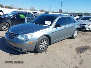 2008 Chrysler Sebring LX z VIN 1C3LC46K78N288946, wystawiony jako IAAI lot #41382082 z przebiegiem 92 509 mil mil oraz . Historia ofert i sprzedaży dostępna na DreamBid. Obrazek 2.