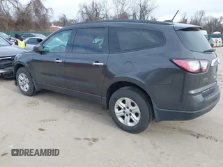 2017 Chevrolet Traverse LS z VIN 1GNKVFKD4HJ142765, wystawiony jako IAAI lot #41630040 z przebiegiem 82 986 mil mil oraz . Historia ofert i sprzedaży dostępna na DreamBid. Obrazek 3.