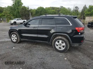 2011 Jeep Grand Cherokee Laredo z VIN 1J4RR4GG5BC609569, wystawiony jako Copart lot #55701055 z przebiegiem 234 116 mil mil oraz Czysty tytuł • Clean title. Historia ofert i sprzedaży dostępna na DreamBid. Obrazek 2.