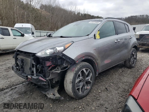 2021 Kia Sportage EX z VIN KNDPNCAC3M7920535, wystawiony jako Copart lot #47572405 z przebiegiem 22 630 mil mil oraz Szkoda całkowita • Salvage title. Historia ofert i sprzedaży dostępna na DreamBid. Obrazek 1.
