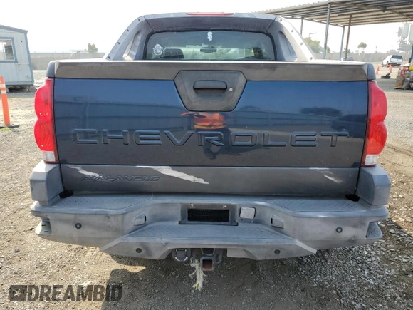 2005 Chevrolet Avalanche LS z VIN 3GNEC12ZX5G293267, wystawiony jako Copart lot #54373905 z przebiegiem 209 474 mil mil oraz Czysty tytuł • Clean title. Historia ofert i sprzedaży dostępna na DreamBid. Obrazek 6.