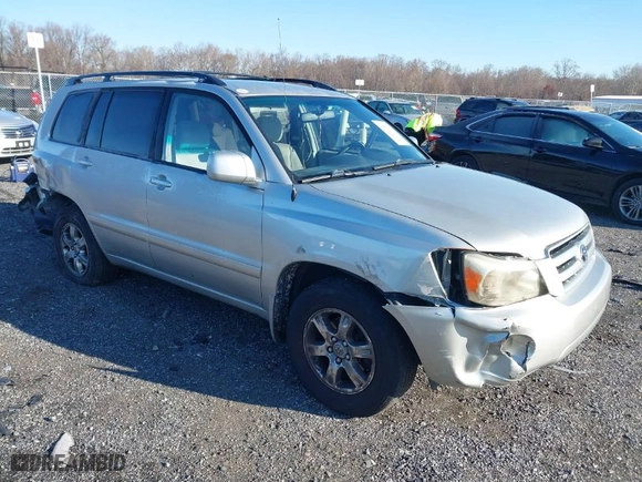2005 Toyota Highlander with VIN JTEDP21A650062604, listed as a IAAI auction lot 40996702 with 193,651 mi miles. Bid and sale history available at carsss.com. Image 1.