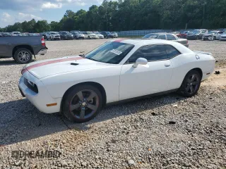 2013 Dodge Challenger SXT z VIN 2C3CDYAG0DH595482, wystawiony jako Copart lot #52610005 z przebiegiem 97 470 mil mil oraz Szkoda całkowita • Salvage title. Historia ofert i sprzedaży dostępna na DreamBid. Obrazek 1.
