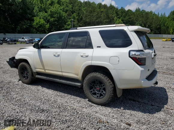 2021 Toyota 4Runner SR5 z VIN JTEMU5JRXM5915622, wystawiony jako Copart lot #56334495 z przebiegiem 109 774 mil mil oraz Szkoda całkowita • Salvage title. Historia ofert i sprzedaży dostępna na DreamBid. Obrazek 2.