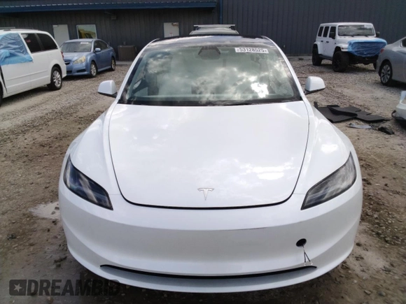 2025 Tesla Model 3 Long Range z VIN 5YJ3E1EBXSF968724, wystawiony jako Copart lot #53128525 z przebiegiem 1 127 mil mil oraz Szkoda całkowita • Salvage title. Historia ofert i sprzedaży dostępna na DreamBid. Obrazek 5.