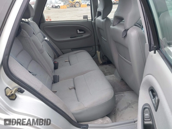 2000 Volvo V40 с VIN YV1VW2554YF430377, выставлен на аукционе IAAI как лот 40954938 с пробегом 117 378 миль миль и . История ставок и продаж доступна на DreamBid. Изображение 8.