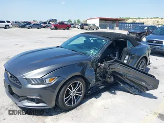 2016 Ford Mustang EcoBoost Premium z VIN 1FATP8UHXG5299412, wystawiony jako IAAI lot #42202822 z przebiegiem 121 693 mil mil oraz . Historia ofert i sprzedaży dostępna na DreamBid. Obrazek 6.