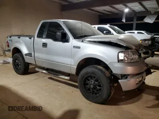 2005 Ford F-150 STX z VIN 1FTRF04W05KC85556, wystawiony jako Copart lot #83096844 z przebiegiem 190 436 mil mil oraz Szkoda całkowita • Salvage title. Historia ofert i sprzedaży dostępna na DreamBid. Obrazek 4.