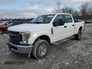 2018 Ford Super Duty F-250 SRW XL with VIN 1FT7W2B68JEB04718, listed as a Copart auction lot 89034645 with 276,292 mi miles and Salvage Title. Bid and sale history available at carsss.com. Image 1.