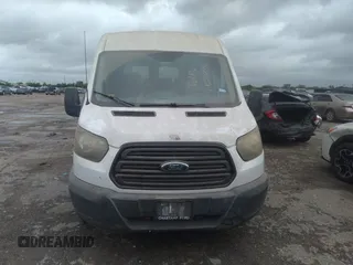 2015 Ford Transit Passenger XL z VIN 1FBAX2CG3FKA97085, wystawiony jako IAAI lot #42210744 z przebiegiem 81 911 mil mil oraz . Historia ofert i sprzedaży dostępna na DreamBid. Obrazek 12.